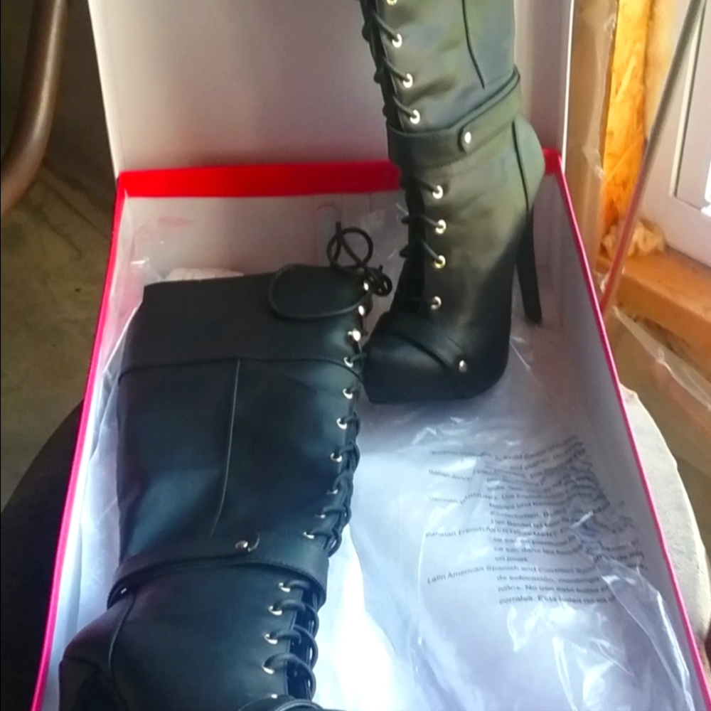 Woman's stiletto boots